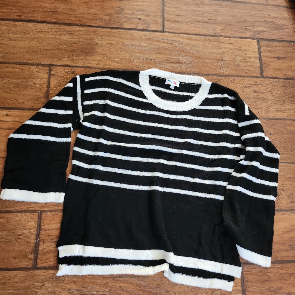 Freckled Poppy sweater L